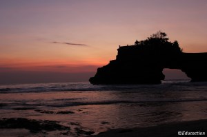 Atardecer en el Tanah lot