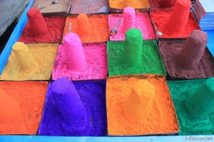 Pigmentos de colores en Pushkar